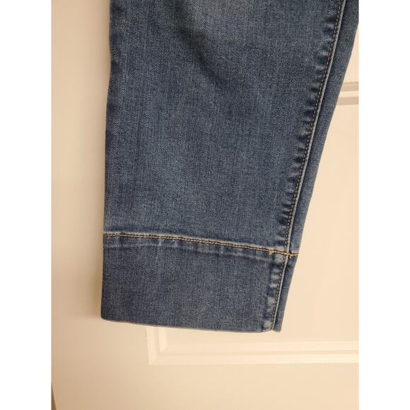 Women's Gap Medium Wash Denim "Straight Crop" Jeans | Size 6/28R - Picture 5 of 11